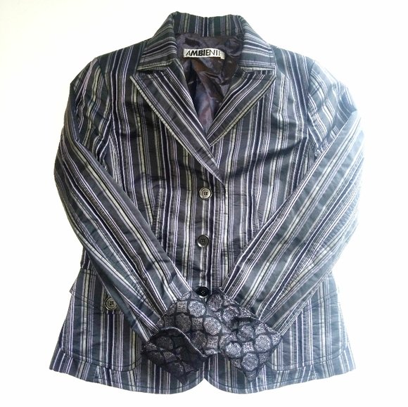 Ambients light weight jacket - Picture 1 of 3